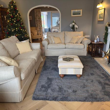 Vast, Elegant Home With Indoor Pool & Sauna Near Popular Golf Course Kington  Zewnętrze zdjęcie