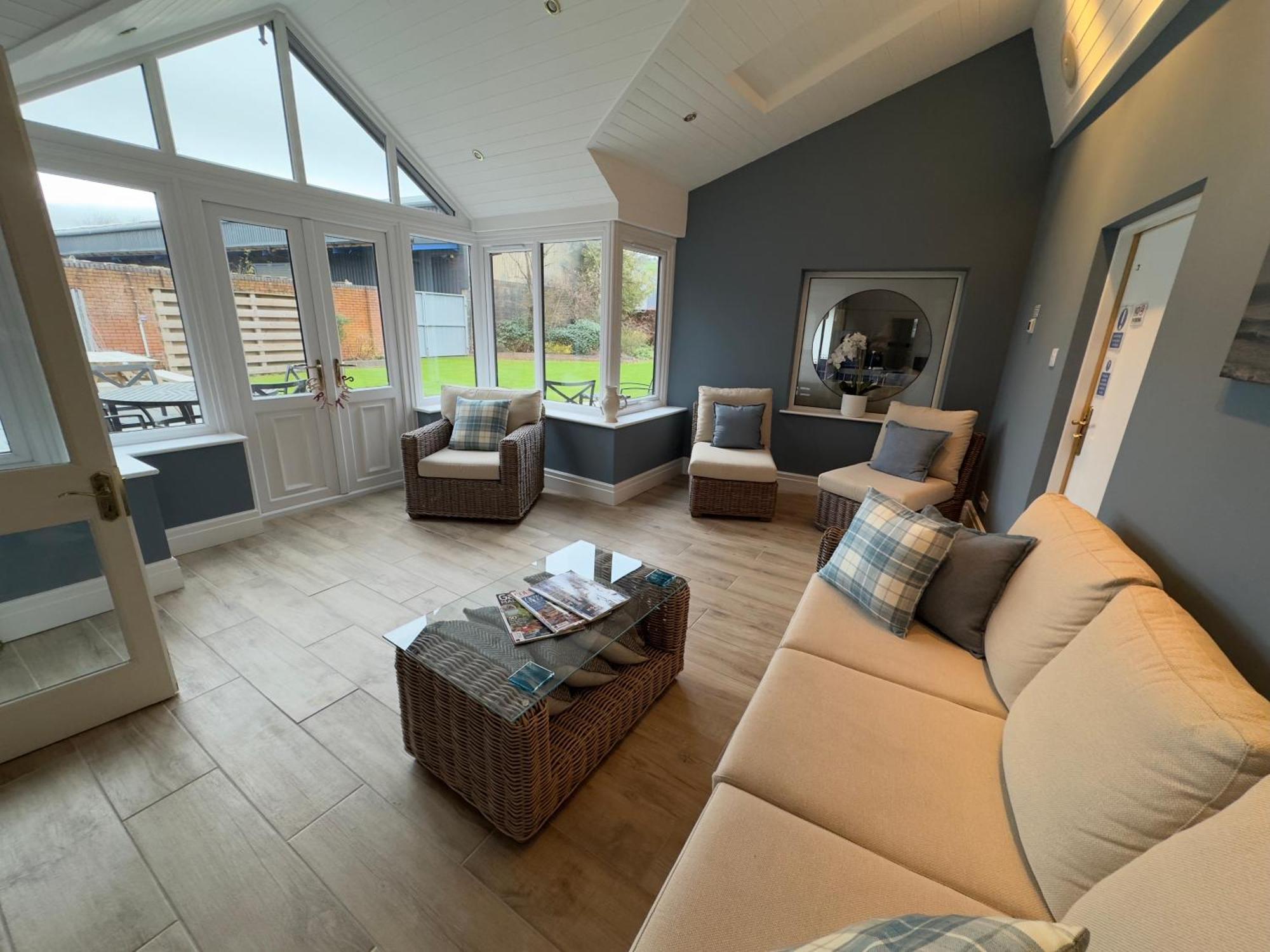 Vast, Elegant Home With Indoor Pool & Sauna Near Popular Golf Course Kington  Zewnętrze zdjęcie
