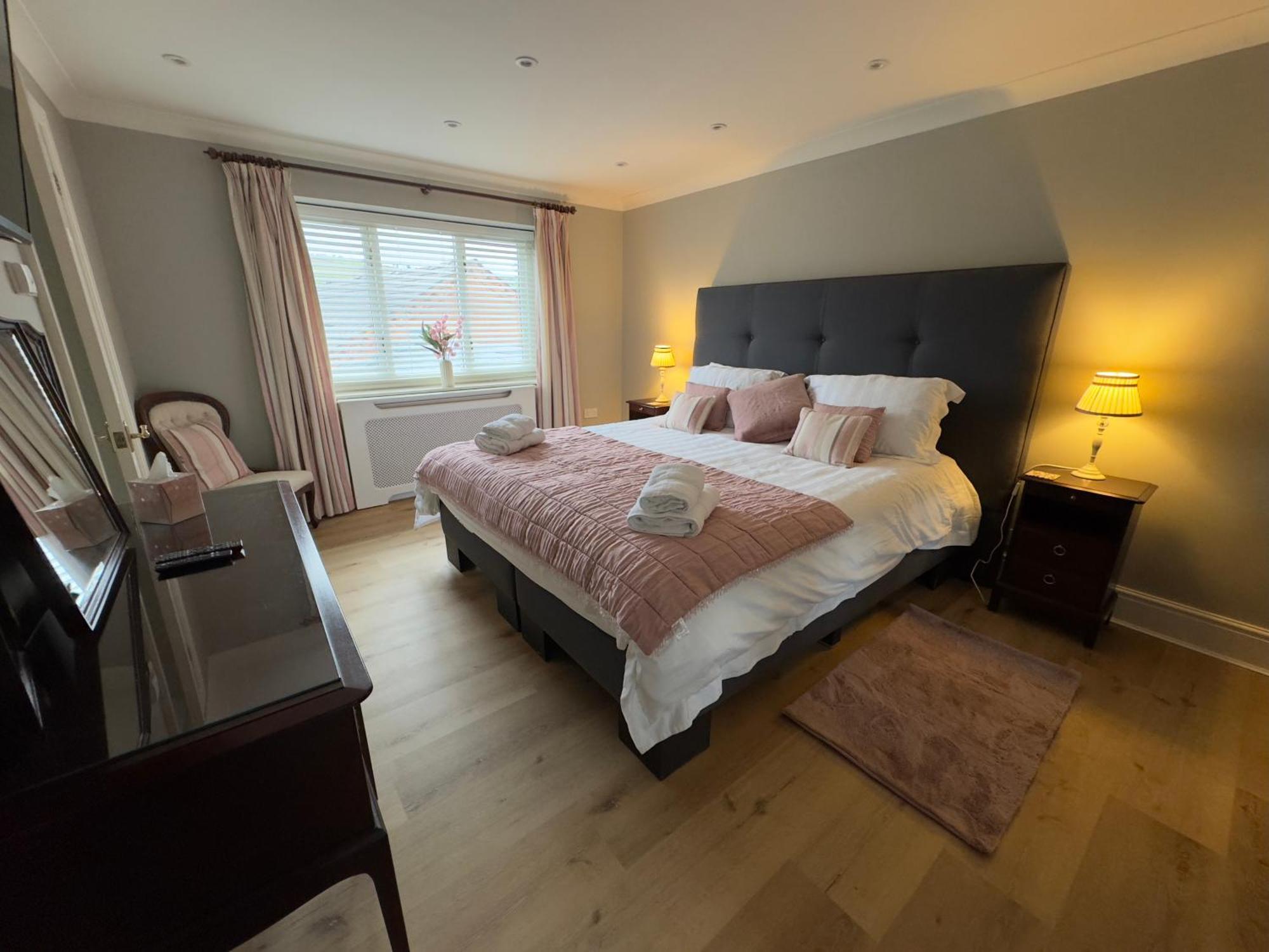 Vast, Elegant Home With Indoor Pool & Sauna Near Popular Golf Course Kington  Zewnętrze zdjęcie
