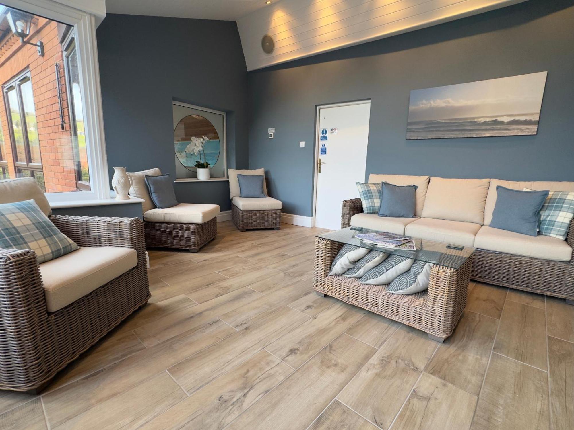 Vast, Elegant Home With Indoor Pool & Sauna Near Popular Golf Course Kington  Zewnętrze zdjęcie