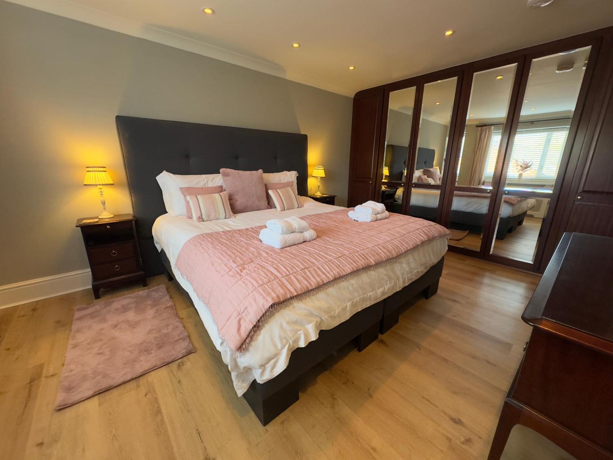 Vast, Elegant Home With Indoor Pool & Sauna Near Popular Golf Course Kington  Zewnętrze zdjęcie